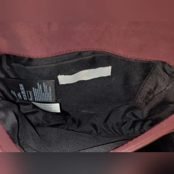 ✨️3/$15✨️ H&M Burgundy Crossbody Bag - Picture 5 of 9